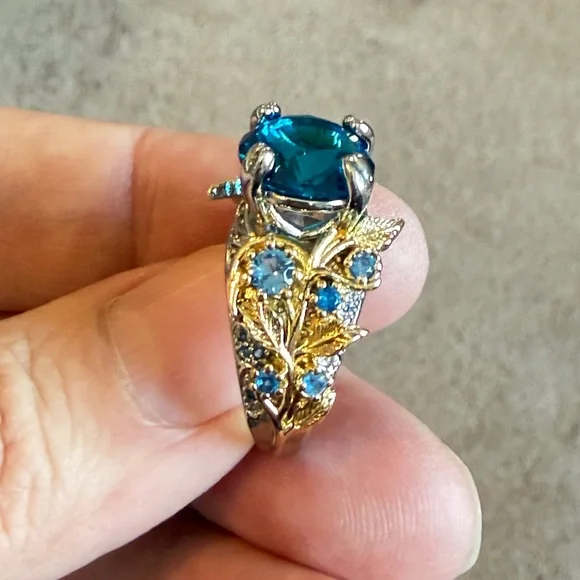 New Leaf Shape Inlay Blue Zircon Ring. - Picture 4 of 6